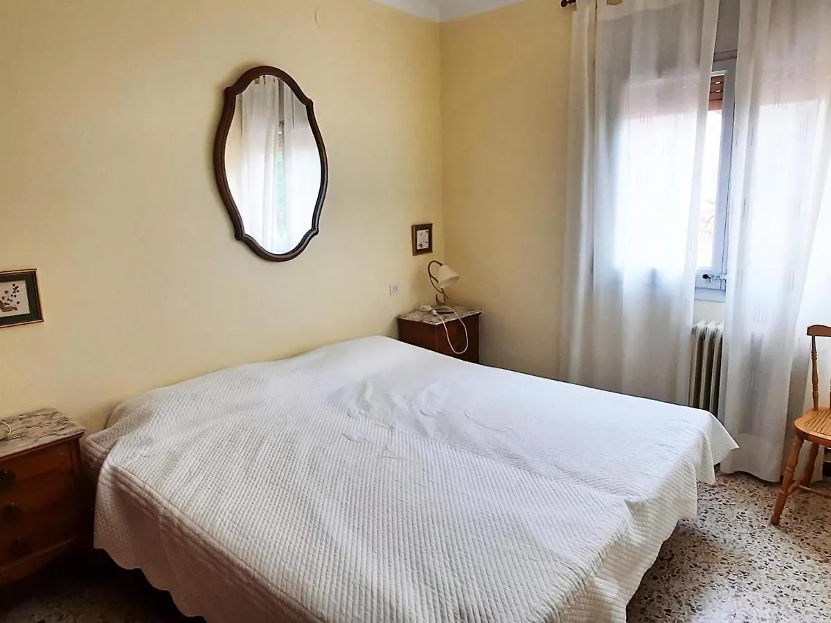 Apartamento En Llanca Con 2 Habitaciones, Cocina Equipada Y Estacionamiento - Ideal Para Familias - Es-170-42 0*,